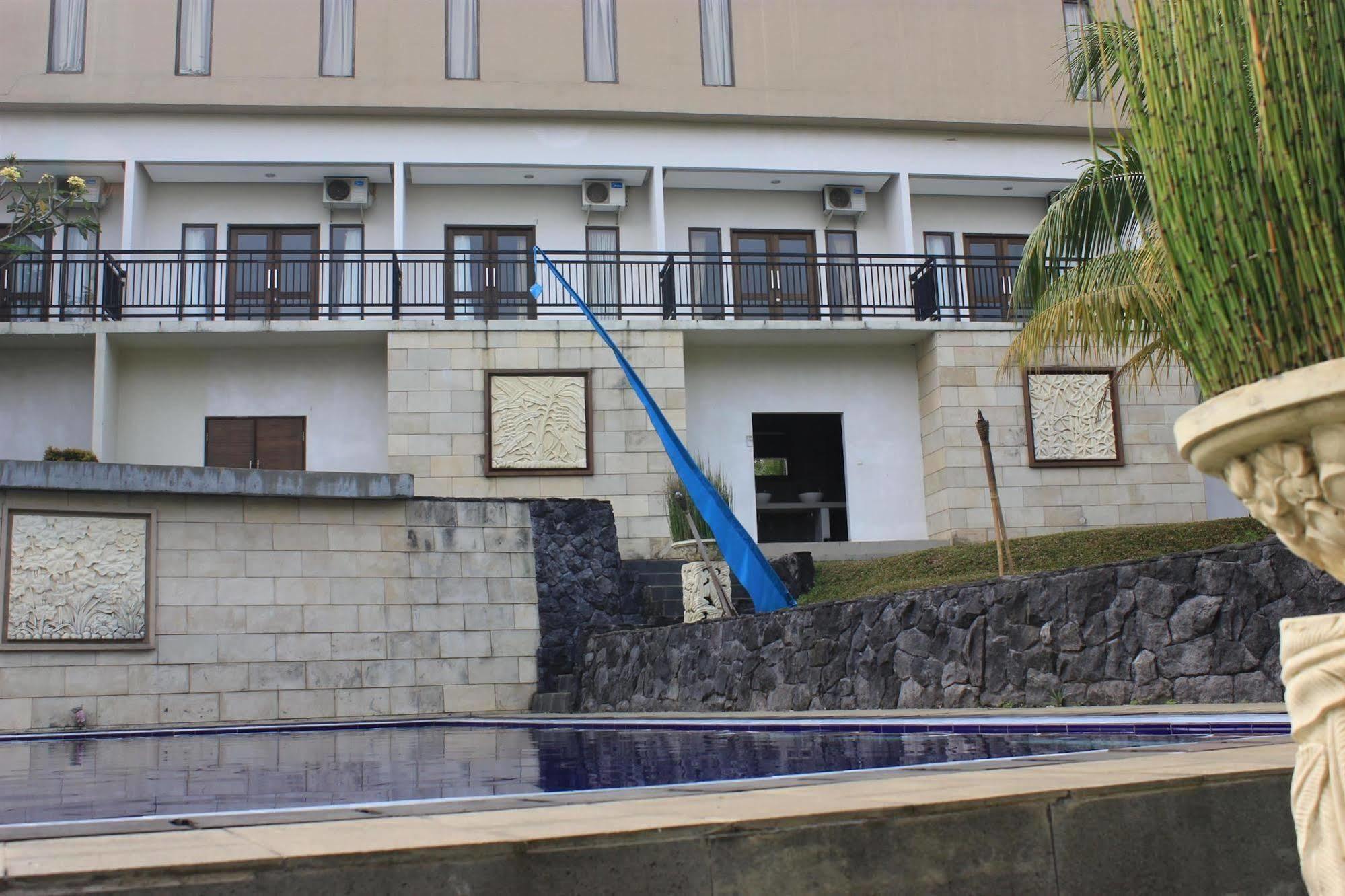 Bumi Cikeas Sentul Bogor Hotel ภายนอก รูปภาพ