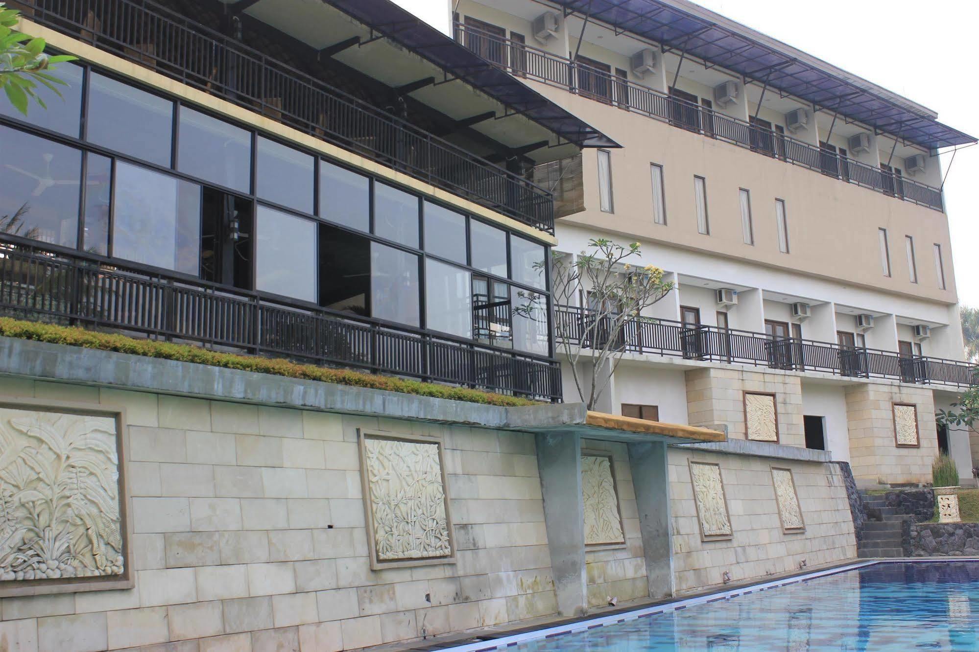 Bumi Cikeas Sentul Bogor Hotel ภายนอก รูปภาพ