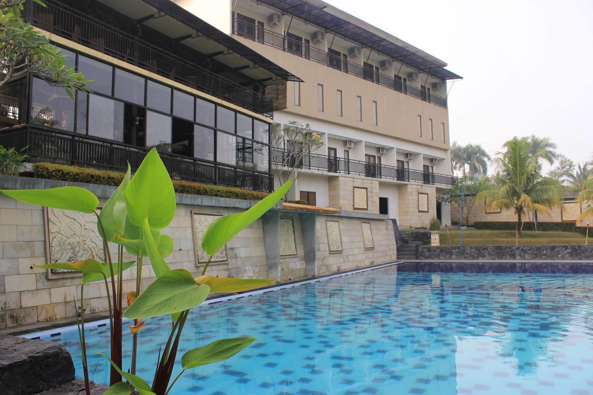Bumi Cikeas Sentul Bogor Hotel ภายนอก รูปภาพ